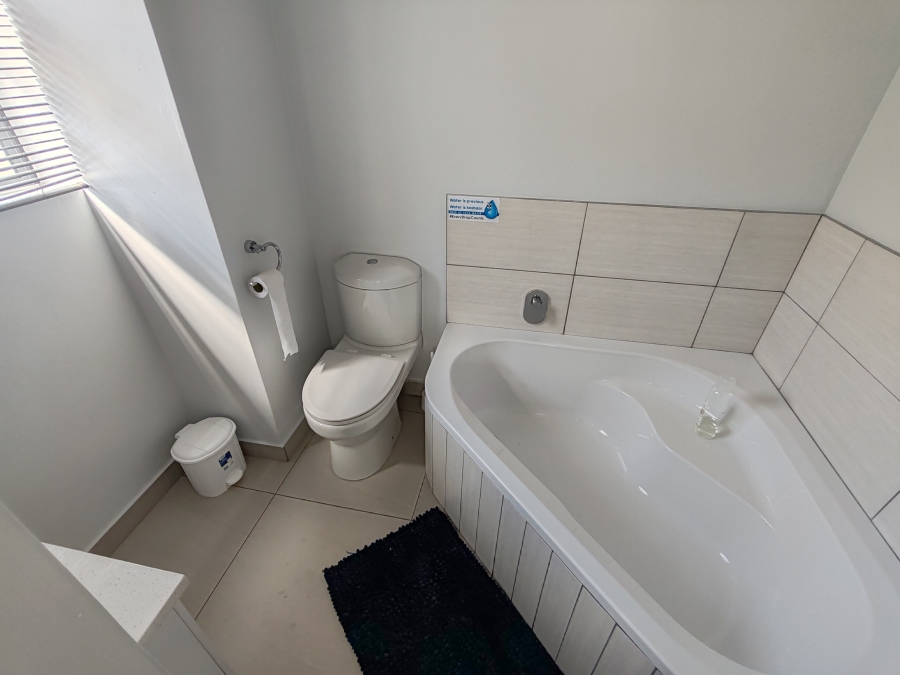 5 Bedroom Property for Sale in Calypso Beach Western Cape